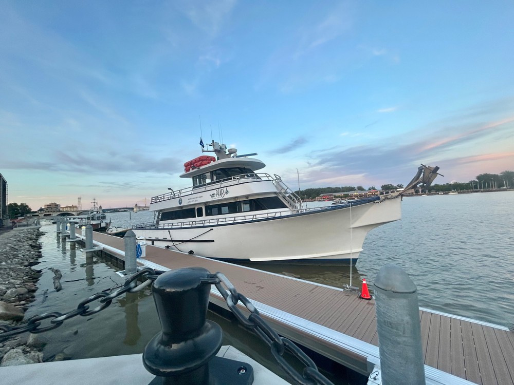 glass city pearl docked