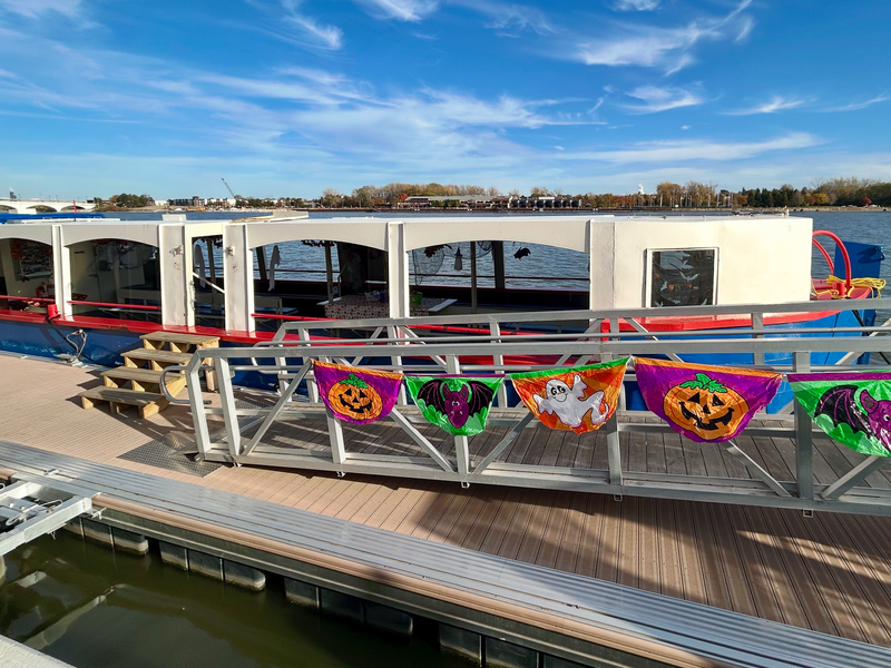 j&m boo cruise 4×3